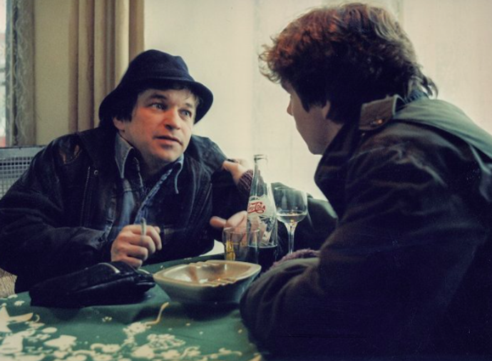Záběry z filmu Bony a klid (1987), s Romanem Skamene a Janem Potměšilem.
Záběry z filmu Bony a klid (1987), s Romanem Skamene a Janem Potměšilem.