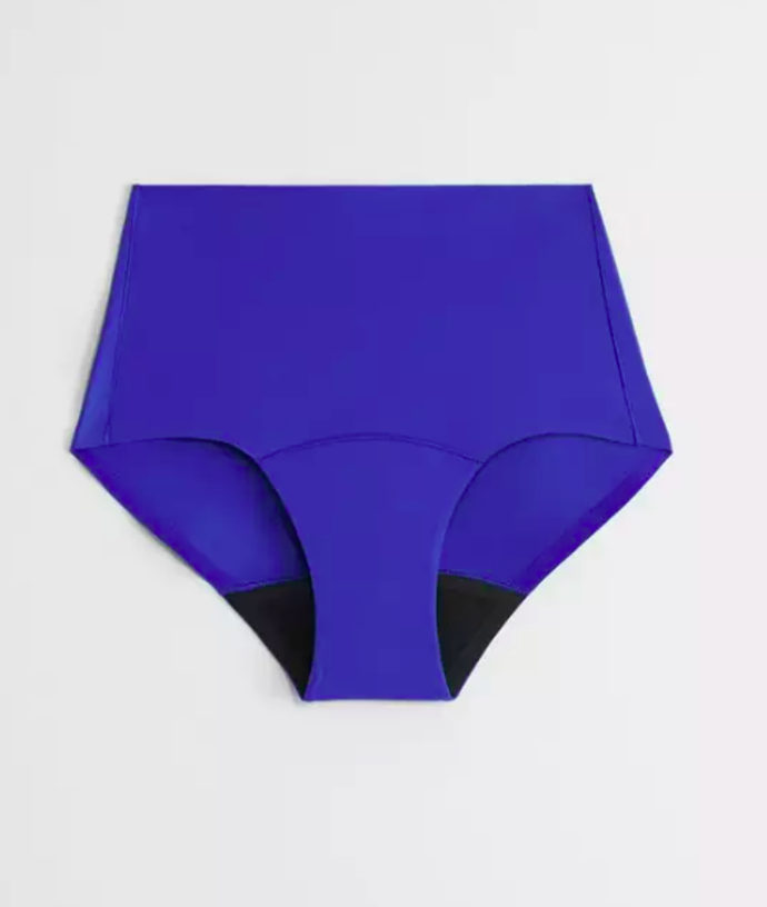 Menstruační kalhotky, Lindex, 900 Kč
Menstruační kalhotky, Lindex, 900 Kč