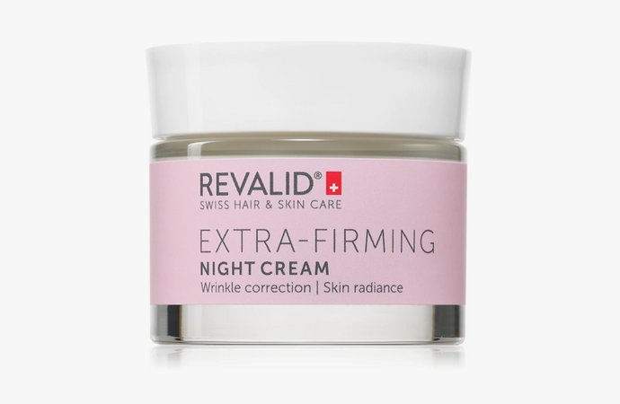 Krém Revalid Extra-Firming Night Cream intenzivně hydratuje, vyhlazuje a posiluje pleť díky pokročilé švýcarské biotechnologii. Každé ráno tak bude vaše pleť pevnější, jemnější a plná energie, jako by měla za sebou dokonalý odpočinek. Bohatá, ale lehká textura se rychle vstřebává, takže jedinou stopou, kterou krém zanechá, je viditelně krásnější tvář. 799 Kč
