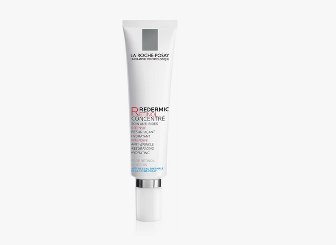 La Roche-Posay Redermic Retinol viditelně redukuje hluboké vrásky, a je účinný i na projevy předčasného stárnutí, které vznikají vlivem slunečního záření. Pomáhá tak odstranit také pigmentové skvrny nebo sjednotit nerovnoměrný odstín pleti, aniž by došlo k jejímu podráždění. 1020 Kč
