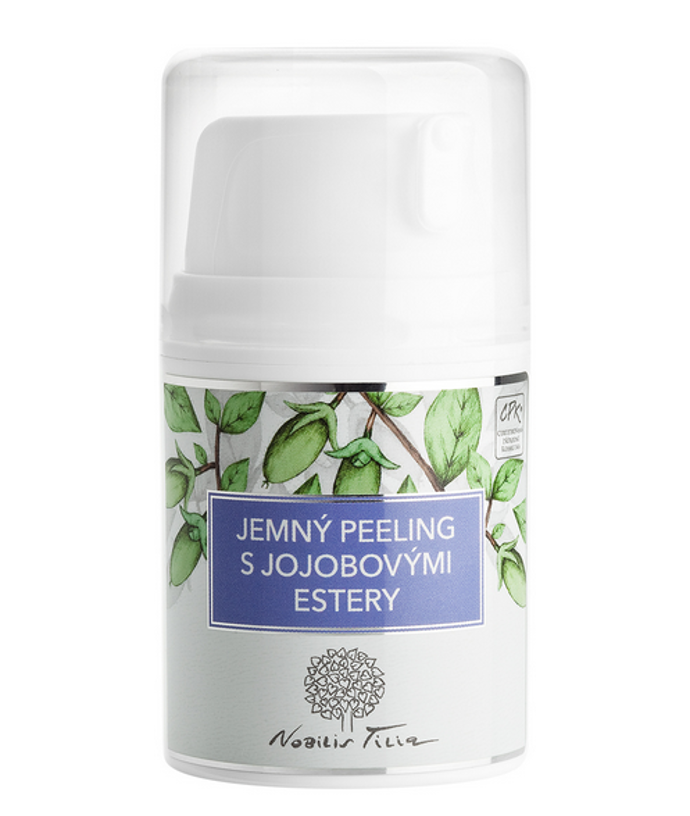Pleťový peeling s jemnými částečkami jojobových esterů se díky unikátní receptuře velmi lehce roztírá a je mimořádně šetrný, nedře ani jinak nedráždí. Směs éterických olejů z růže a levandule pleť citlivě čistí a regeneruje, takže zůstává hedvábně hladká. Peeling navíc obsahuje beta-karoten, který pokožku chrání před volnými radikály a podporuje rovnoměrné opálení. 319 Kč
