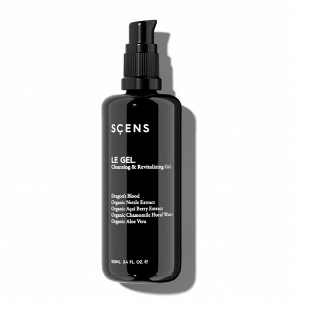 SCENS LE GEL Revitalizační a hydratační gel na čistění obličeje, který pomáhá zabraňovat stárnutí, nenarušuje přirozenou bariéru pokožky a pomáhá jí omlazovat. 1395 Kč
