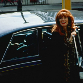 Katey Sagal v sitcomu Ženatý se závazky
