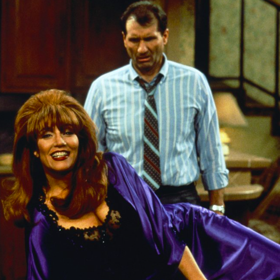 Katey Sagal v sitcomu Ženatý se závazky
