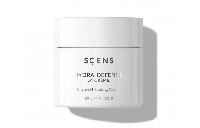 HYDRA DÉFENSE La Crème je vrcholem hydratace a ochrany pro vaši pleť. Díky nejmodernější kombinaci hydratačních ingrediencí a peptidů tento krém proniká hluboko do pokožky, kde ji intenzivně hydratuje, zvlhčuje a obnovuje její přirozenou ochrannou bariéru. Vaše pleť bude nejen dokonale hydratovaná, ale také chráněná proti vnějším vlivům. 1595 Kč
