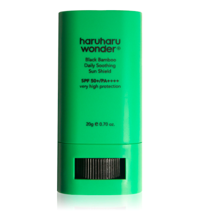 Opalovací tyčinka s SPF, Haruharu Wonder, 531 Kč
