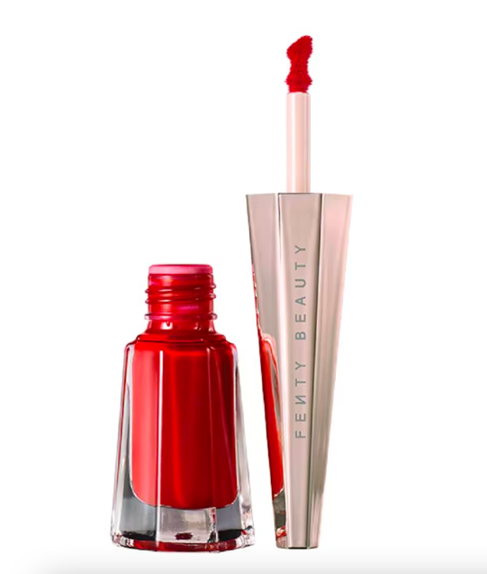 Tekutá rtěnka Stunna Lip Paint Longwear Fluid Lip Color, odstín Uncensored, Fenty Beauty, 720 Kč
