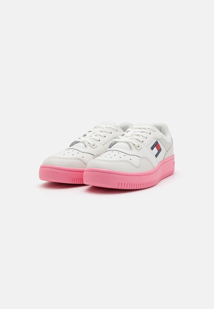 Tommy Hilfiger 1619 Kč
Tommy Hilfiger 1619 Kč