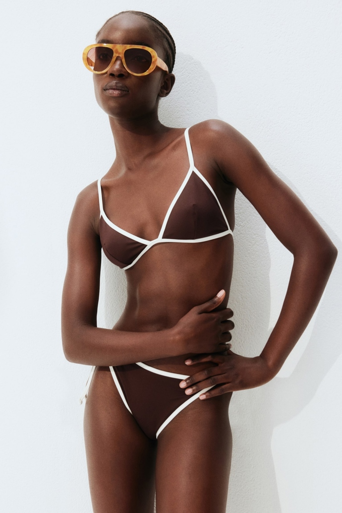 Top, 359 Kč, kalhotky, 259 Kč, H&M
Top, 359 Kč, kalhotky, 259 Kč, H&M