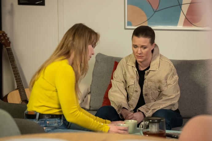 Nekonečný seriál Ulice sleduje dramatické osudy několika spřátelených rodin žijících v sousedství
