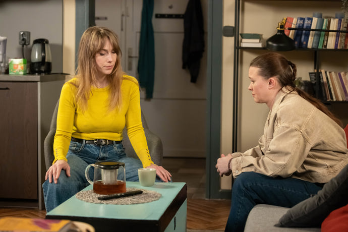 Nekonečný seriál Ulice sleduje dramatické osudy několika spřátelených rodin žijících v sousedství
