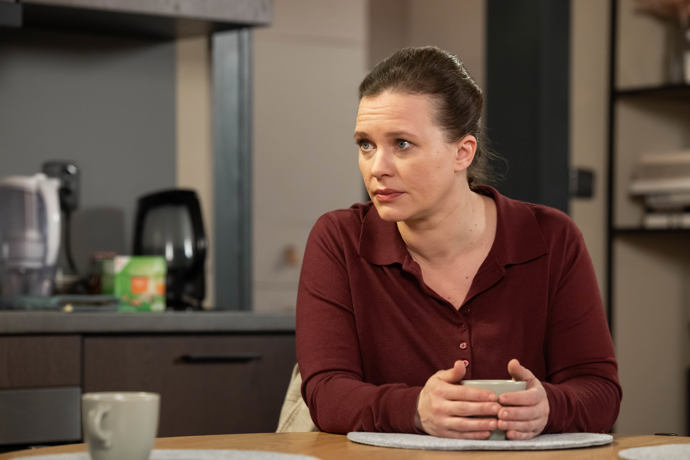 Nekonečný seriál Ulice sleduje dramatické osudy několika spřátelených rodin žijících v sousedství
