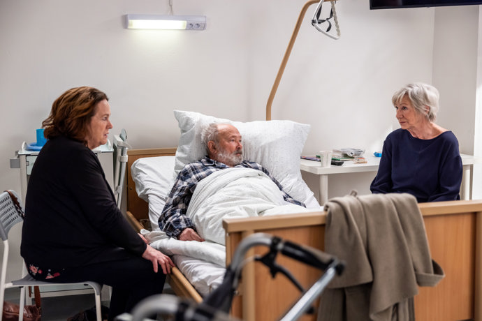 Nekonečný seriál Ulice sleduje dramatické osudy několika spřátelených rodin žijících v sousedství
