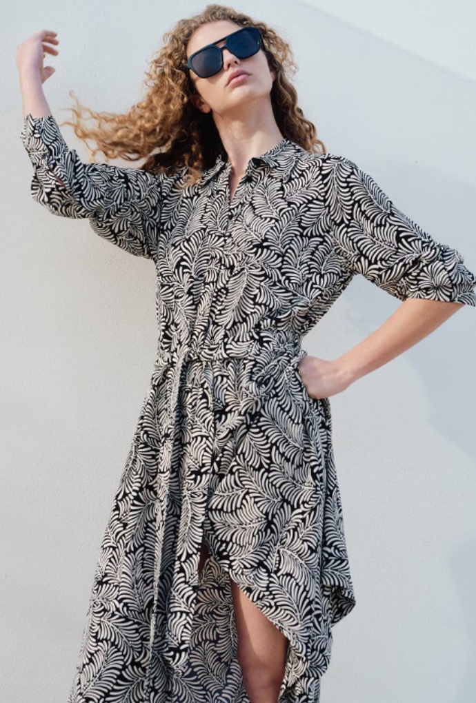 Viskózové košilové šaty s vázacím páskem, H&M, 719 Kč
