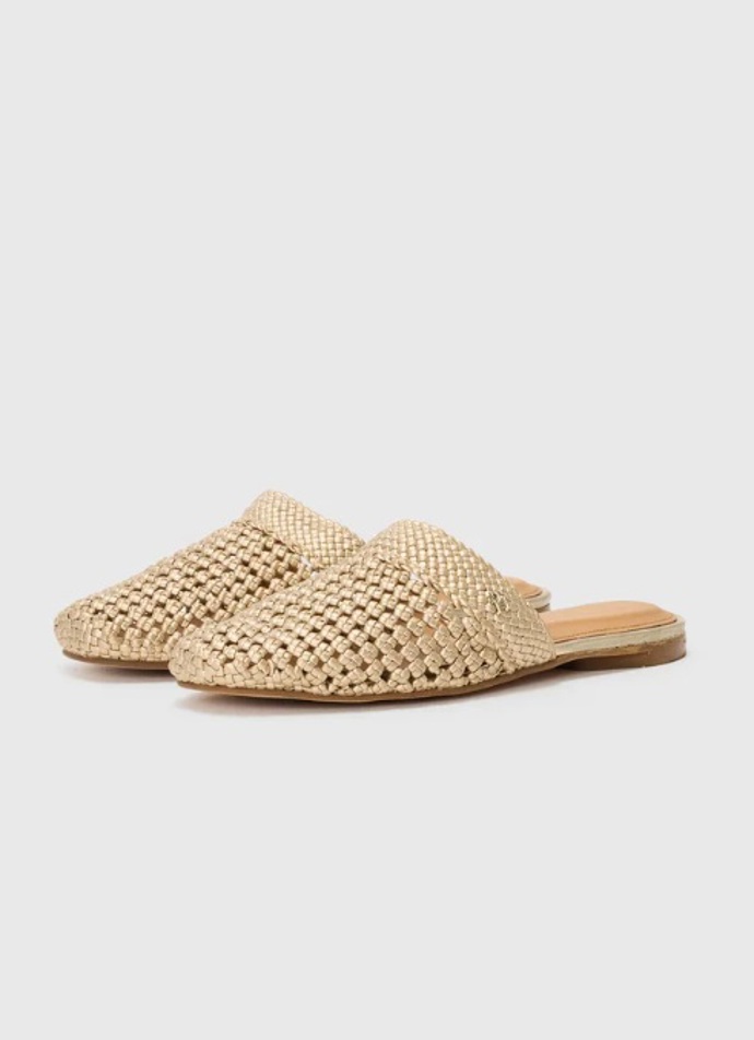 Přírodní pantofle, Tommy Hilfiger, 3 790 Kč
