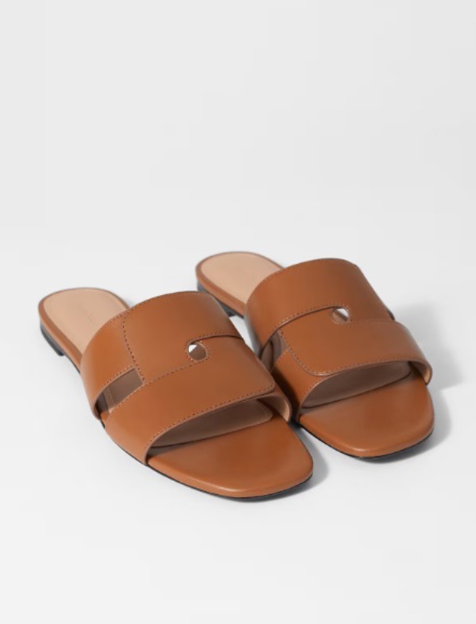 Kožené pantofle, H&M, 2 290 Kč
