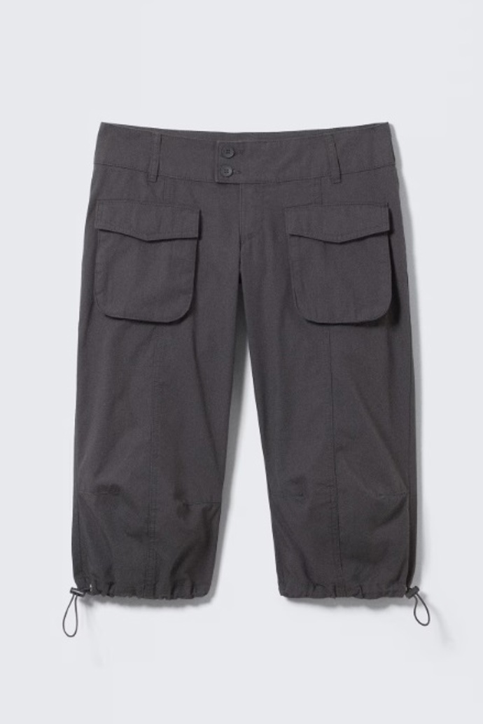 Ležérní bokové capri kalhoty, H&M, 949 Kč
