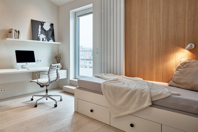 Luxusní byt s dechberoucími terasami, dubovou podlahou a mramorem v hlavní roli. Podívejte se dovnitř bytu, který navrhli architekti z Karlínblok tak, aby zářil v každé denní době. Kompletní rekonstrukce, promyšlená dispozice a interiér, který propojuje luxus s každodenní pohodou. Inspirujte se bytem, kde světlo a přírodní materiály tvoří harmonii.
Luxusní byt s dechberoucími terasami, dubovou podlahou a mramorem v hlavní roli. Podívejte se dovnitř bytu, který navrhli architekti z Karlínblok tak, aby zářil v každé denní době. Kompletní rekonstrukce, promyšlená dispozice a interiér, který propojuje luxus s každodenní pohodou. Inspirujte se bytem, kde světlo a přírodní materiály tvoří harmonii.