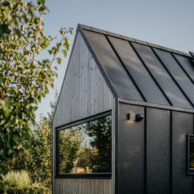 Tento Tiny House vás přenese do minimalistického světa, který nabízí více, než si dokážete představit.
Tento Tiny House vás přenese do minimalistického světa, který nabízí více, než si dokážete představit.