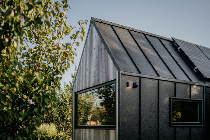 Tento Tiny House vás přenese do minimalistického světa, který nabízí více, než si dokážete představit.
Tento Tiny House vás přenese do minimalistického světa, který nabízí více, než si dokážete představit.