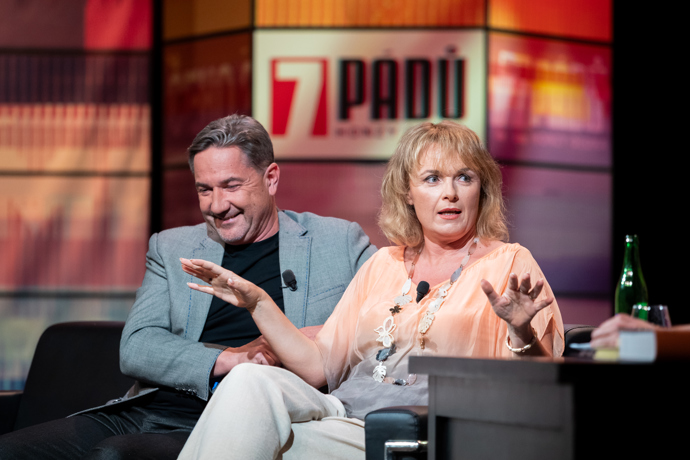 V show 7 pádů Honzy Dědka povyprávěli herci o svém vztahu
V show 7 pádů Honzy Dědka povyprávěli herci o svém vztahu