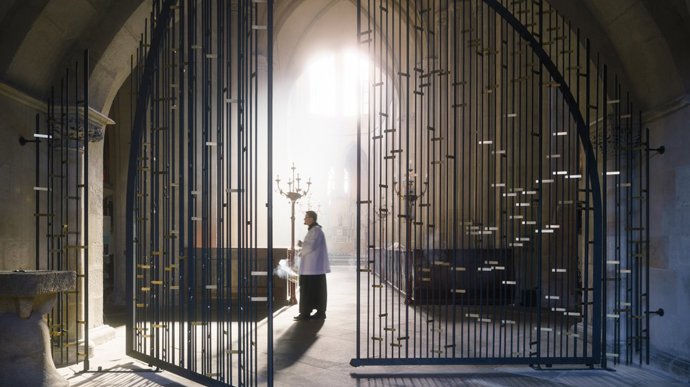 Svatováclavská mříž v chrámu sv. Bartoloměje, Ing. arch. Tomáš Hladík, Ing. arch. Antonín Hůla, Ing. arch. Vojtěch Ertl
Svatováclavská mříž v chrámu sv. Bartoloměje, Ing. arch. Tomáš Hladík, Ing. arch. Antonín Hůla, Ing. arch. Vojtěch Ertl