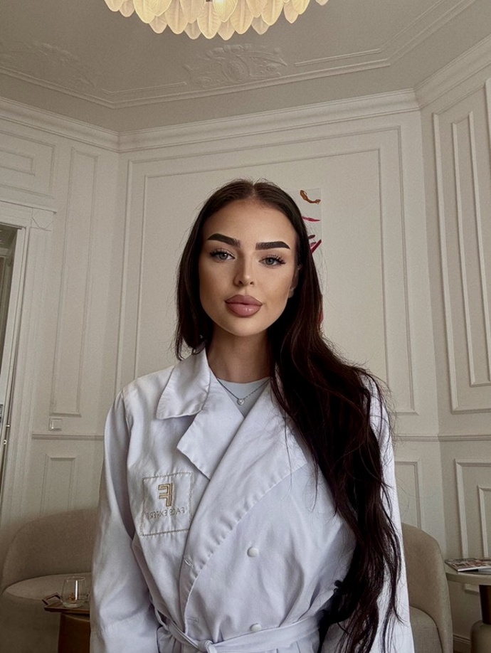 Simona Dobšinská, kosmetička, Face expert 
