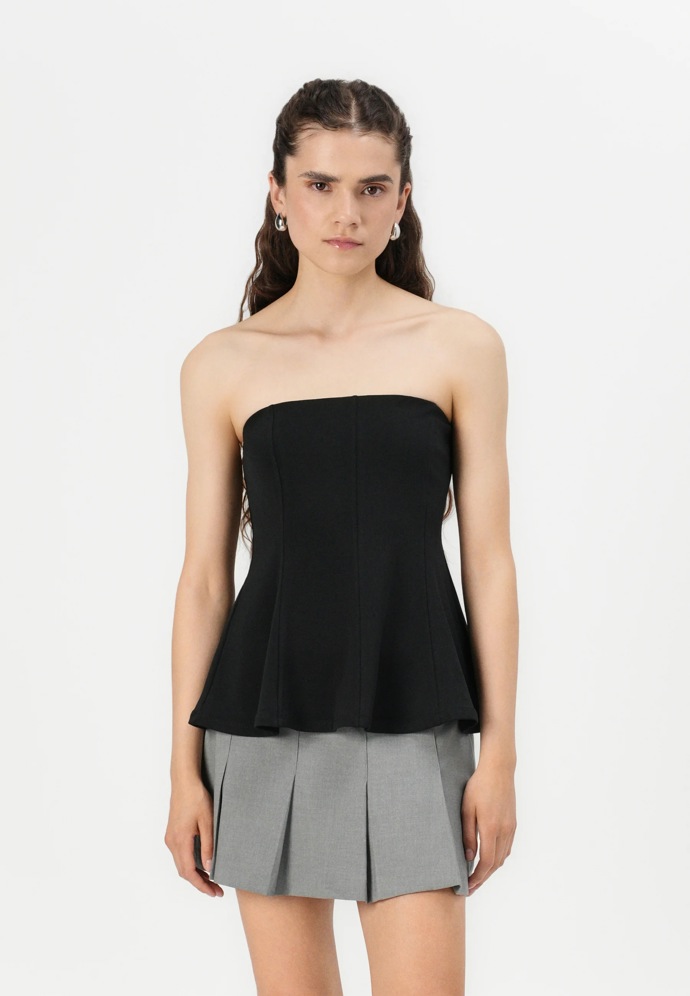 Top bez ramínek, Abercrmbie&Fitch, 840 Kč
Top bez ramínek, Abercrmbie&Fitch, 840 Kč