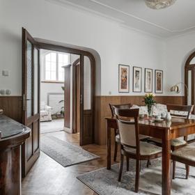 Celý hotel je designován tak, aby skutečně připomínal dobu, kdy zde zpěvák žil
Celý hotel je designován tak, aby skutečně připomínal dobu, kdy zde zpěvák žil
