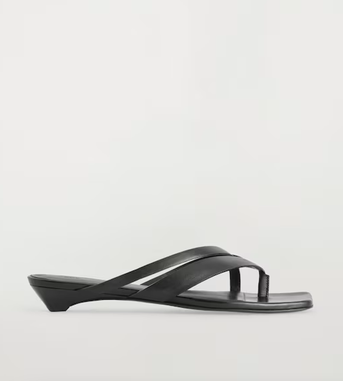 COS, 150 eur
COS, 150 eur