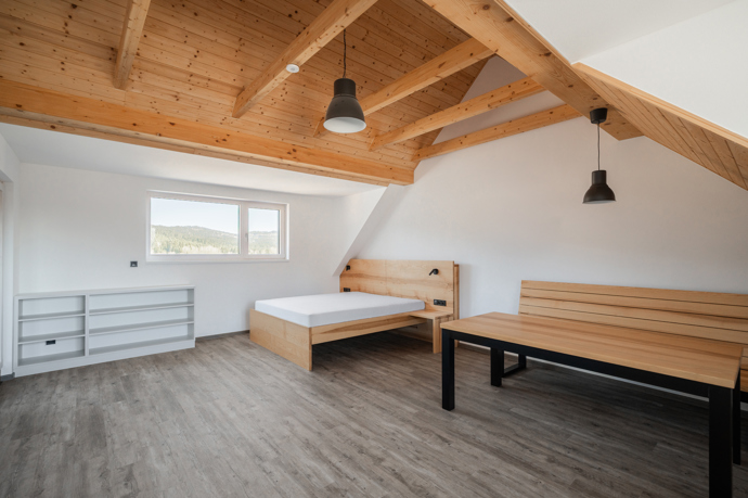 Wellness, chytrá domácnost a dechberoucí výhledy: nový projekt Šumavský ráj ukazuje, jak může vypadat víkendový domov snů. 
