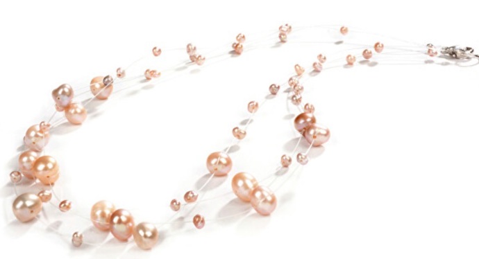Náhrdelník z levitujících pravých perel, JwL Luxury Pearls, 1 890 Kč
