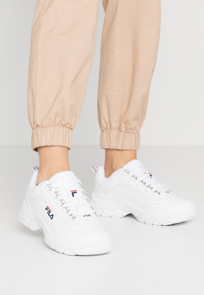 Fila 1440 Kč
Fila 1440 Kč