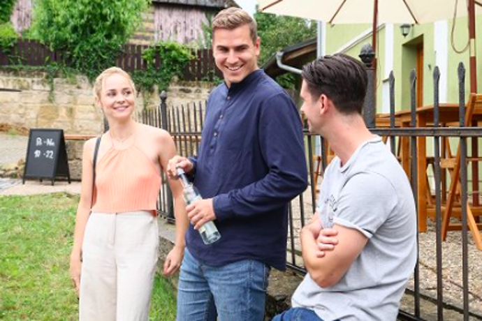 V současné době září Anastasia v seriálu Kamarádi
