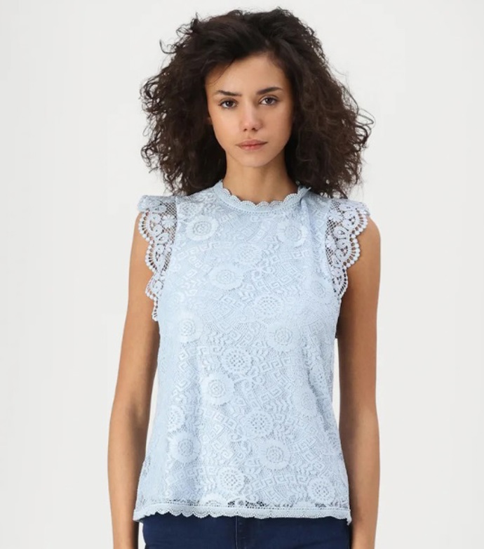 Krajkový top, Pieces, 520 Kč
