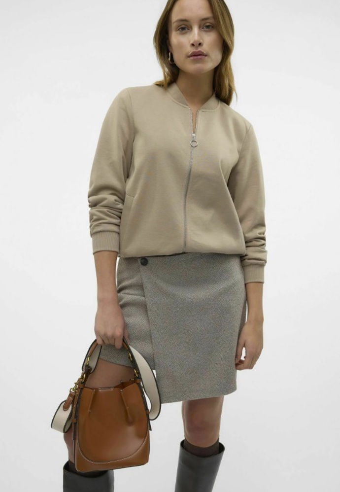 Mikina na zip, Vero Moda, 999 Kč
Mikina na zip, Vero Moda, 999 Kč