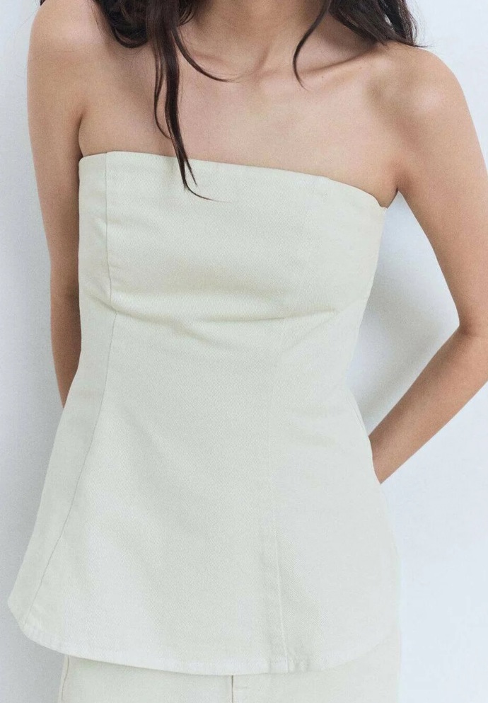 Top bez ramínek, Mango, 899 Kč
Top bez ramínek, Mango, 899 Kč