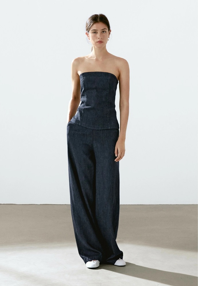 Top bez ramínek, Massimo Dutti, 1599 Kč
Top bez ramínek, Massimo Dutti, 1599 Kč
