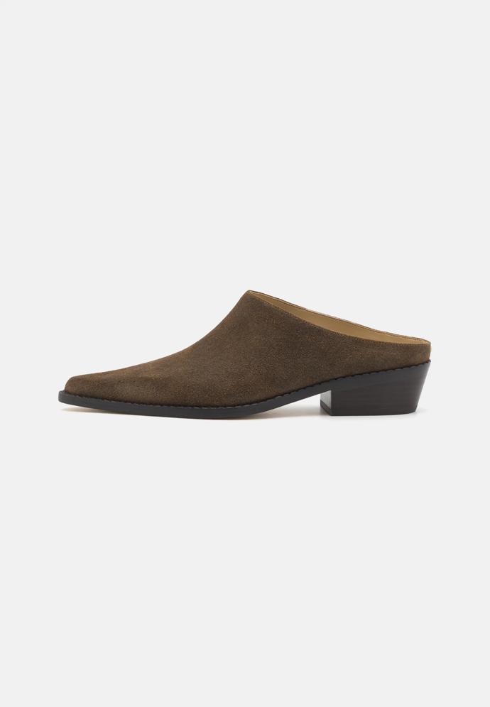 Michael Kors, 4900 Kč, zalando.cz
Michael Kors, 4900 Kč, zalando.cz