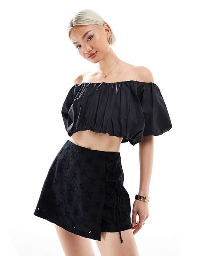 New Look, 34 eur
New Look, 34 eur