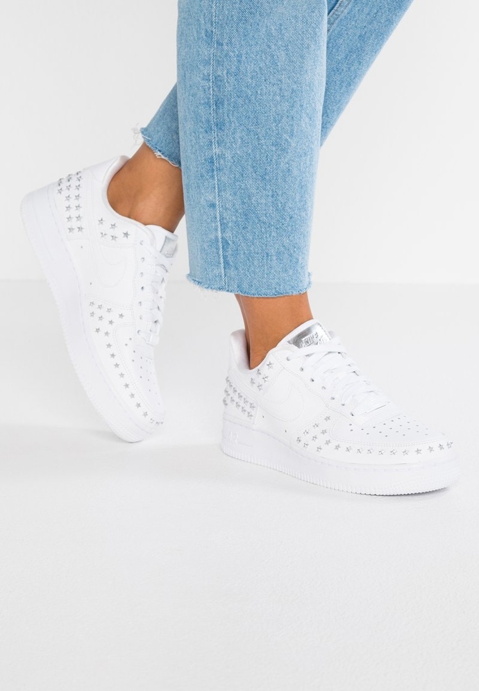 Nike 2660 Kč
Nike 2660 Kč