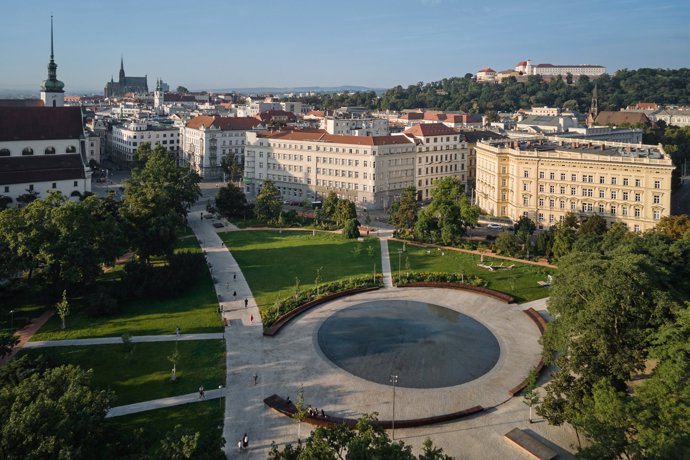 Park na Moravském náměstí v Brně, CONSEQUENCE FORMA architects
Park na Moravském náměstí v Brně, CONSEQUENCE FORMA architects