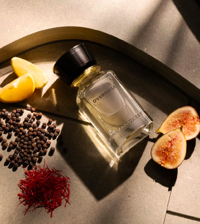 Oman Luxury Overdose s vůní citronu, hořkého pomeranče, černého pepře, šafránu, jasmínu, fíku, švestky a pačuli, 100 ml 4725 Kč
