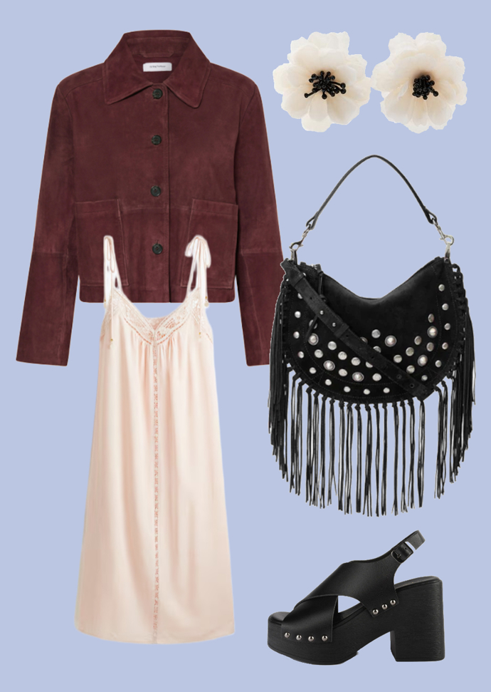 Boho chic outfit číslo 2: Základ tvoří vzdušné krémové nebo pudrově růžové košilkové šaty. Pokud bude chladno, přehoďte přes ně semišovou retro bundičku sahající do pasu. Obujte typické sedmdesátkové platformy (dřeváky) a na rameno hoďte větší kabelku s třásněmi.
