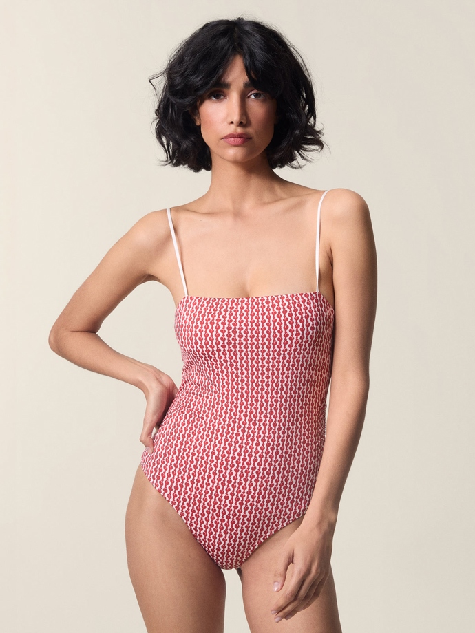 Rouje, 105 eur
Rouje, 105 eur