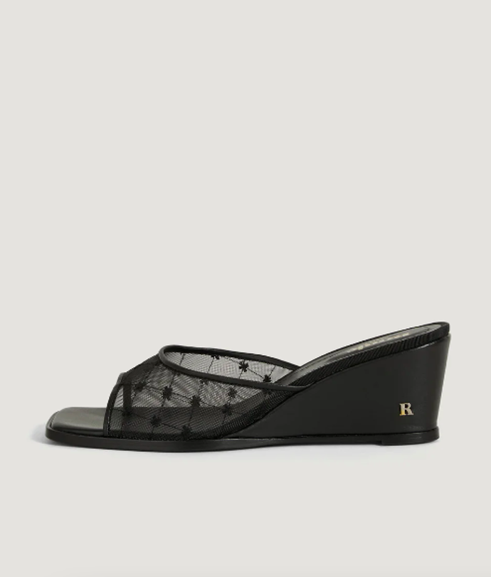 Rouje, 250 eur
Rouje, 250 eur