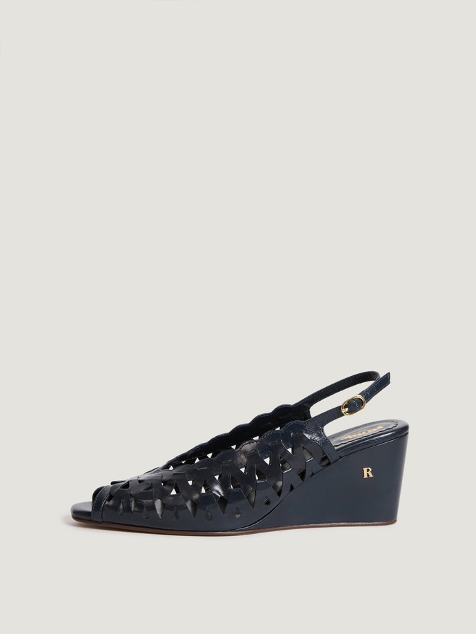 Rouje, 250 eur
Rouje, 250 eur