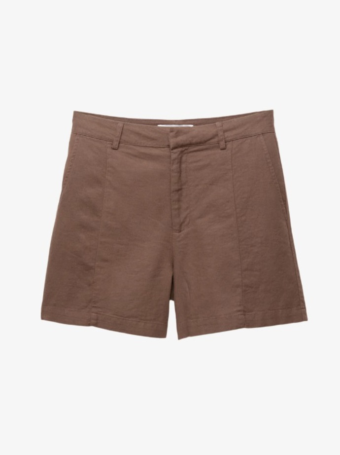 Lněné šortky, PULL&BEAR, 499 Kč
