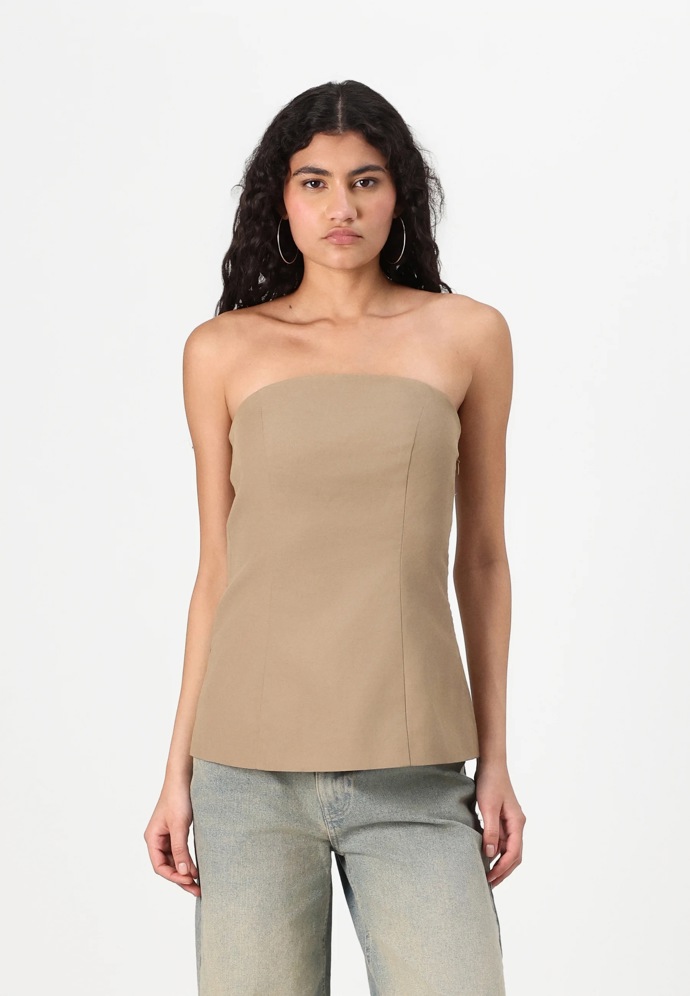 Top bez ramínek, Selected Femme, 2160 Kč
Top bez ramínek, Selected Femme, 2160 Kč