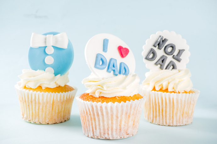 Lákavé cupcaky nadchnou každého tátu. Vypadají skvěle, a když jsou s láskou dělané, je to ještě lepší.
Lákavé cupcaky nadchnou každého tátu. Vypadají skvěle, a když jsou s láskou dělané, je to ještě lepší.